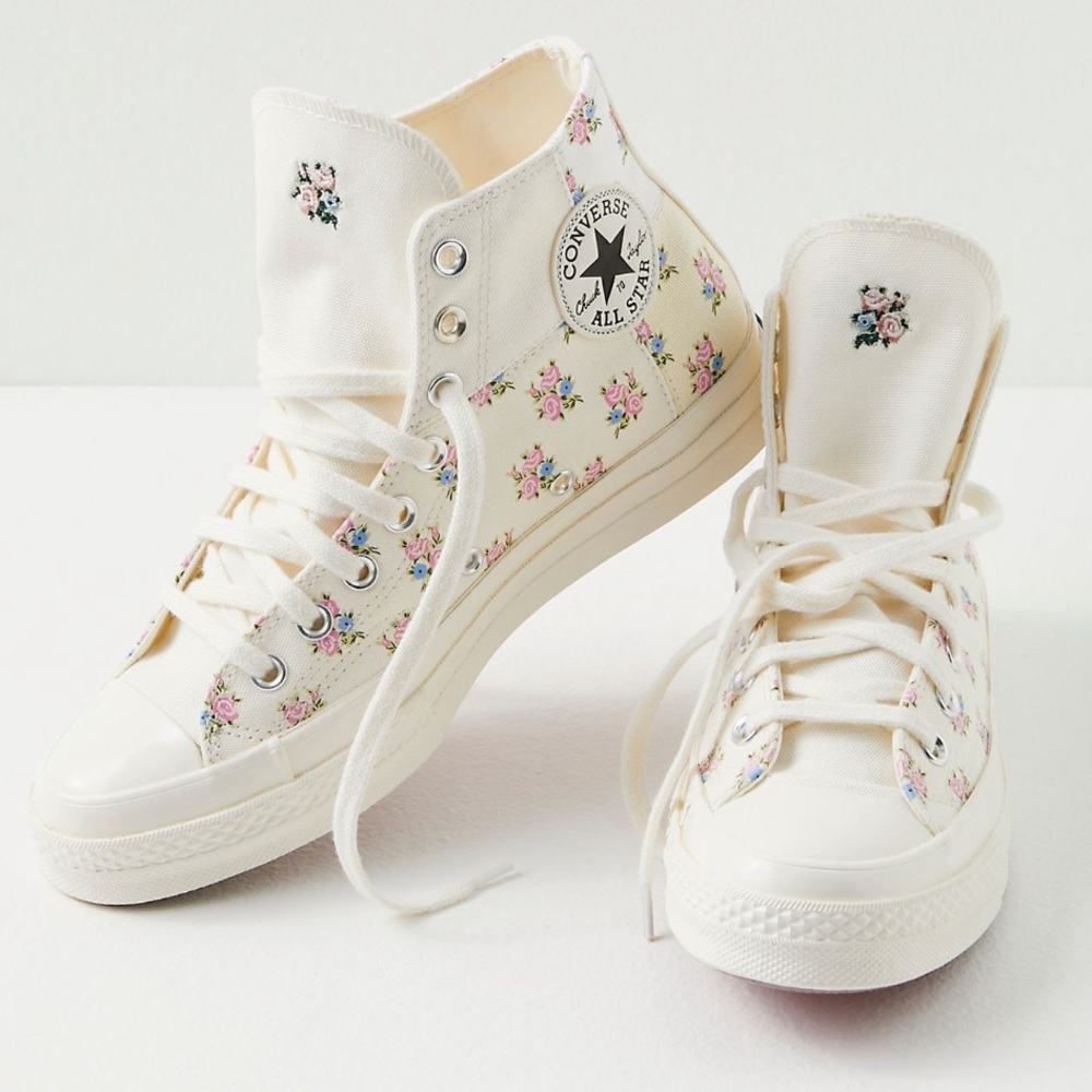 🌸NWT CHUCK TAYLOR ALL STAR CONVERSE FLORAL - Picture 1 of 4